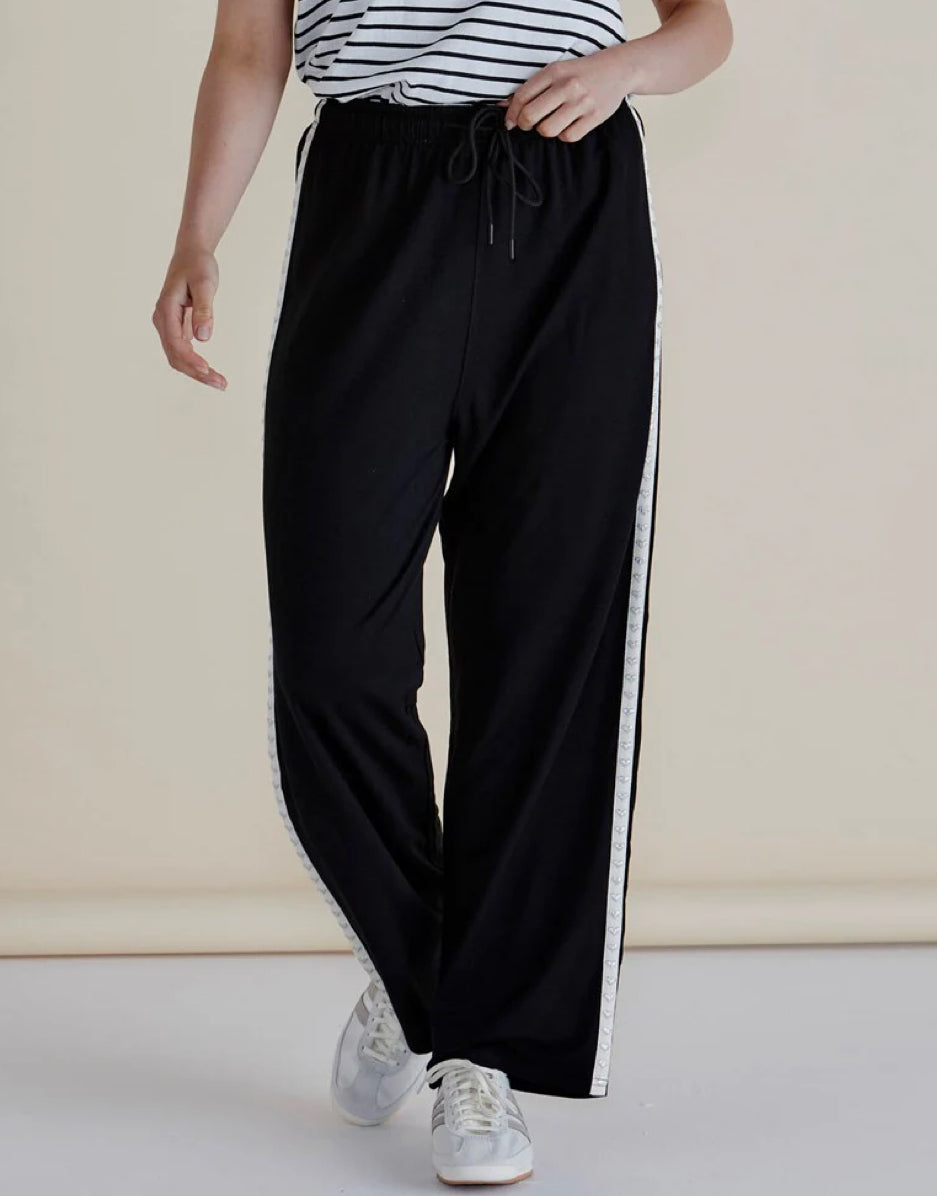 Evelyn Wide Leg Jogger - Black Trim