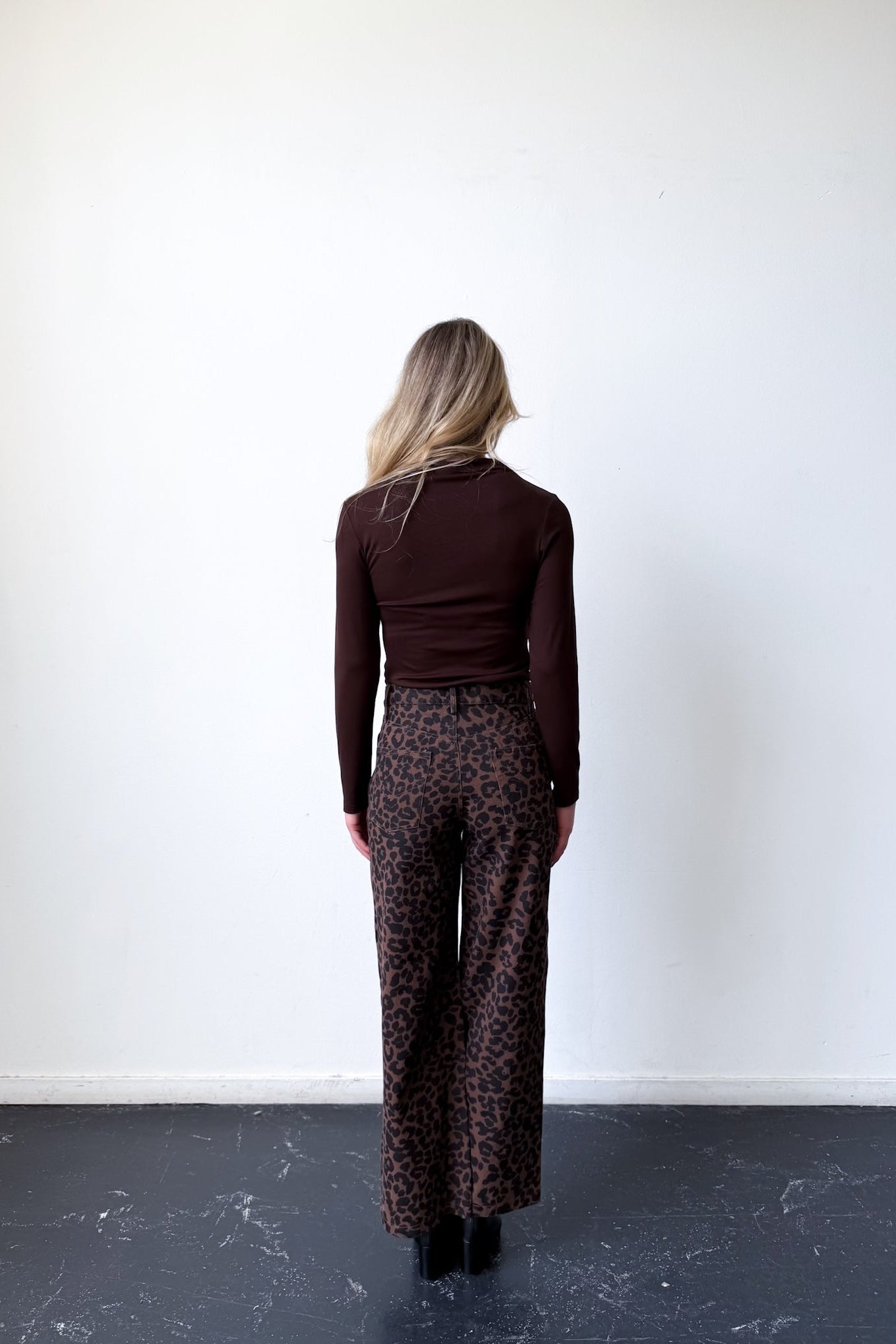 Ashley Slit Top - Chocolate