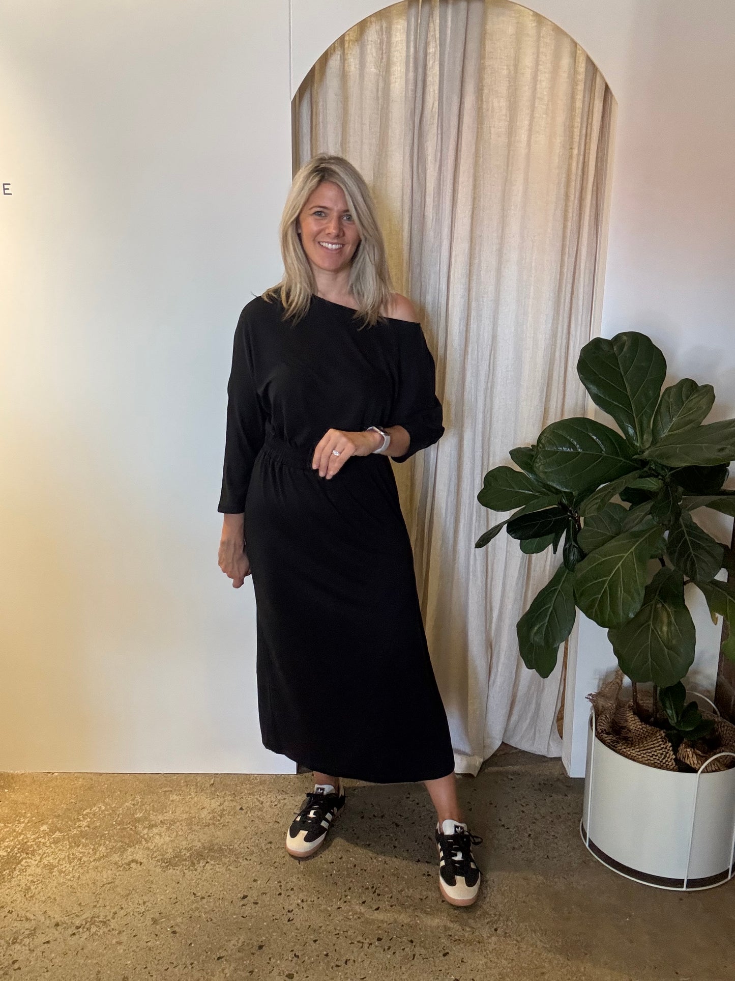 Emi Dress - Black