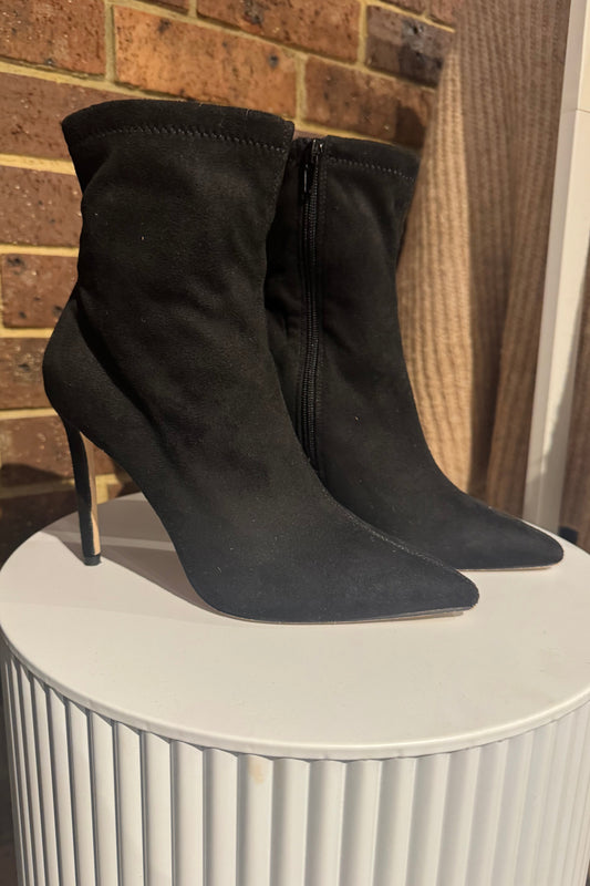 Novo Black Boot
