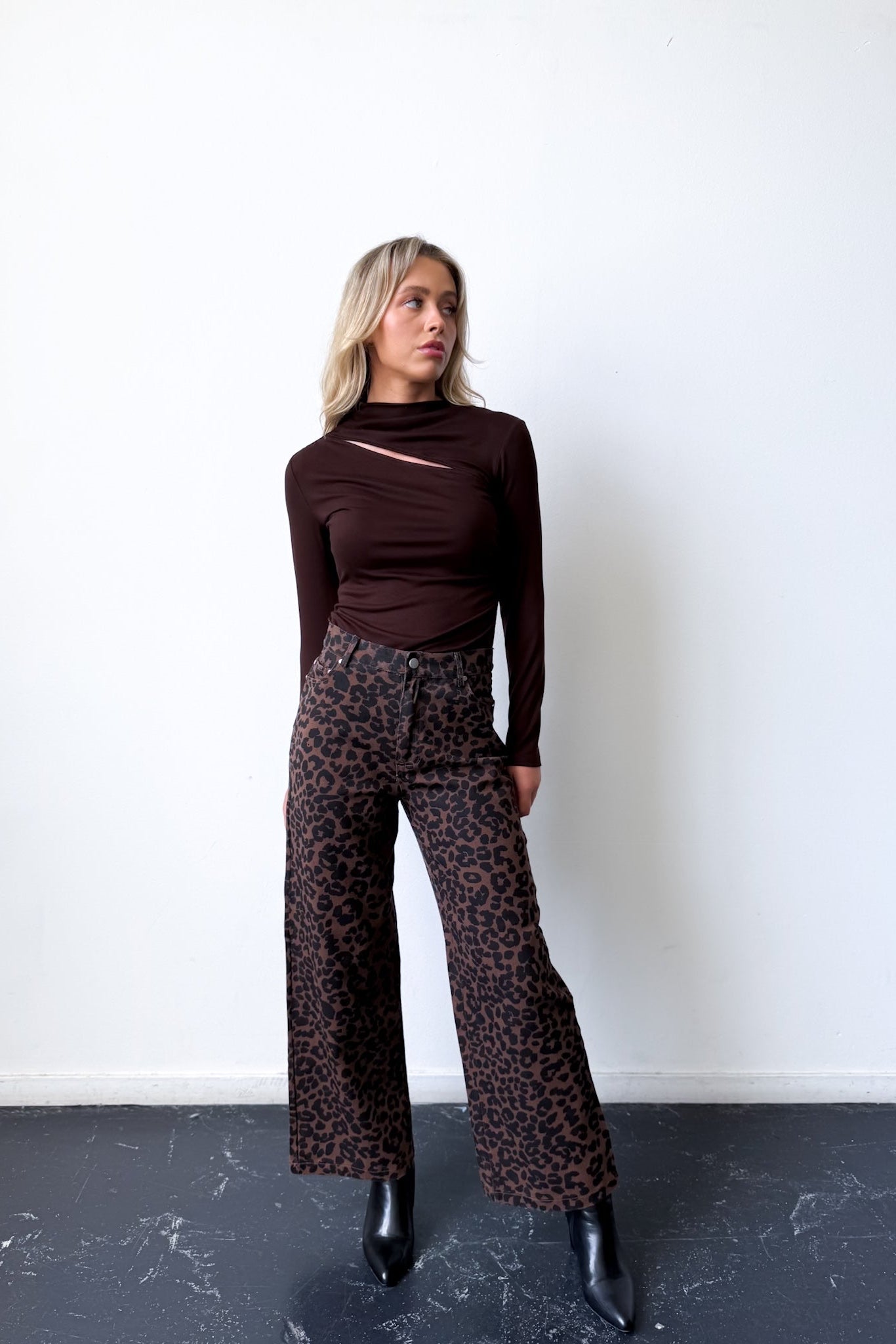 Ashley Slit Top - Chocolate