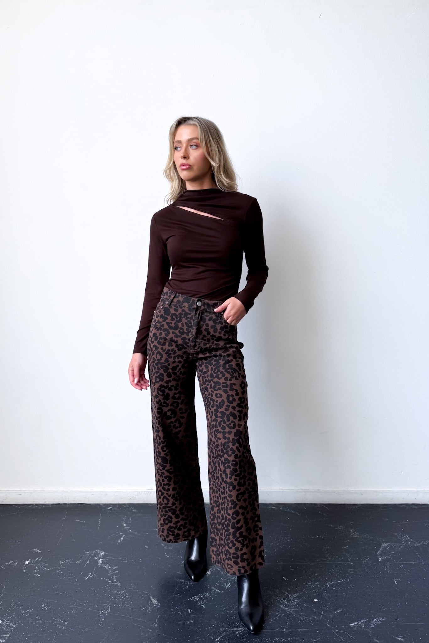 Ashley Slit Top - Chocolate