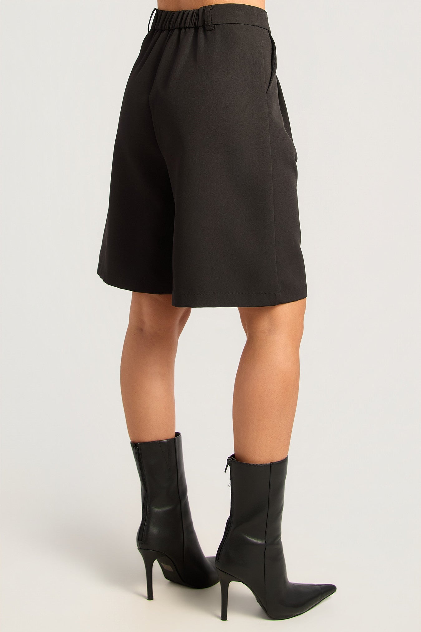 Jules Bermuda Shorts - Black